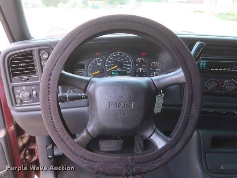 image for item HT9546 2001 GMC Sierra 1500  Ext. Cab pickup truck