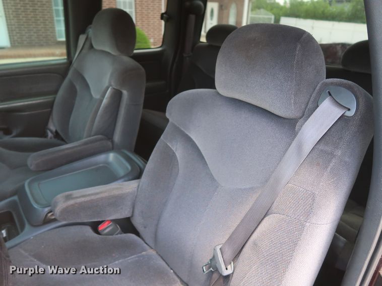 image for item HT9546 2001 GMC Sierra 1500  Ext. Cab pickup truck