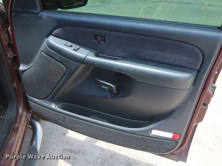 image for item HT9546 2001 GMC Sierra 1500  Ext. Cab pickup truck