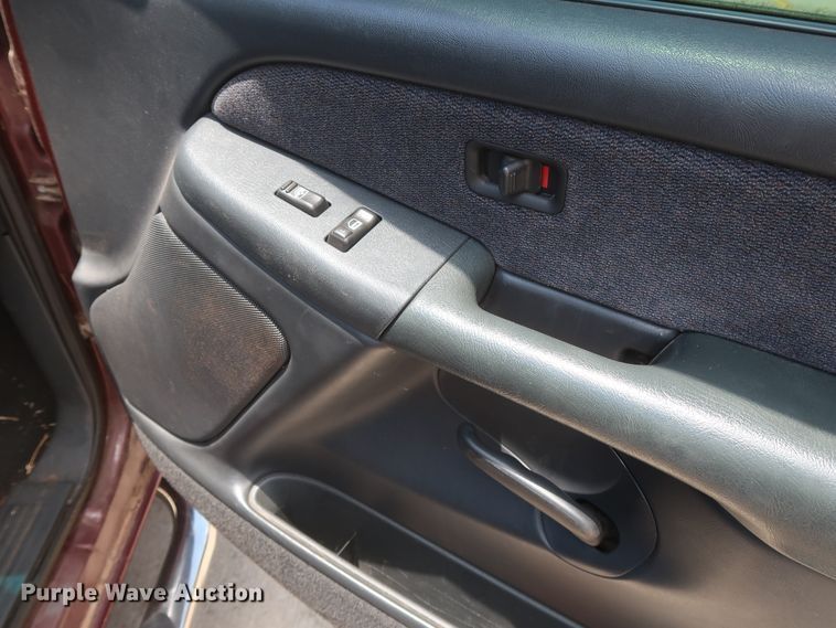 image for item HT9546 2001 GMC Sierra 1500  Ext. Cab pickup truck