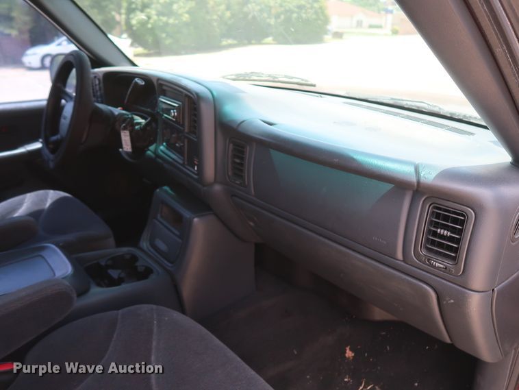 image for item HT9546 2001 GMC Sierra 1500  Ext. Cab pickup truck