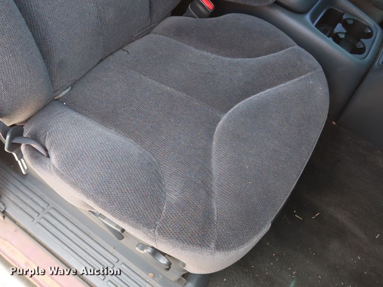 image for item HT9546 2001 GMC Sierra 1500  Ext. Cab pickup truck