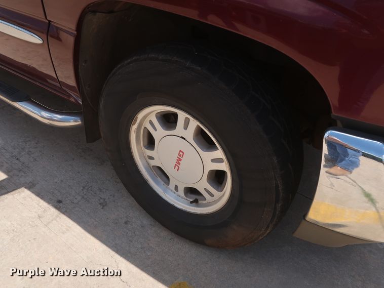 image for item HT9546 2001 GMC Sierra 1500  Ext. Cab pickup truck