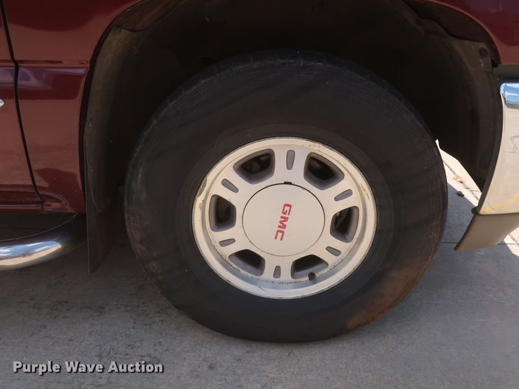 image for item HT9546 2001 GMC Sierra 1500  Ext. Cab pickup truck