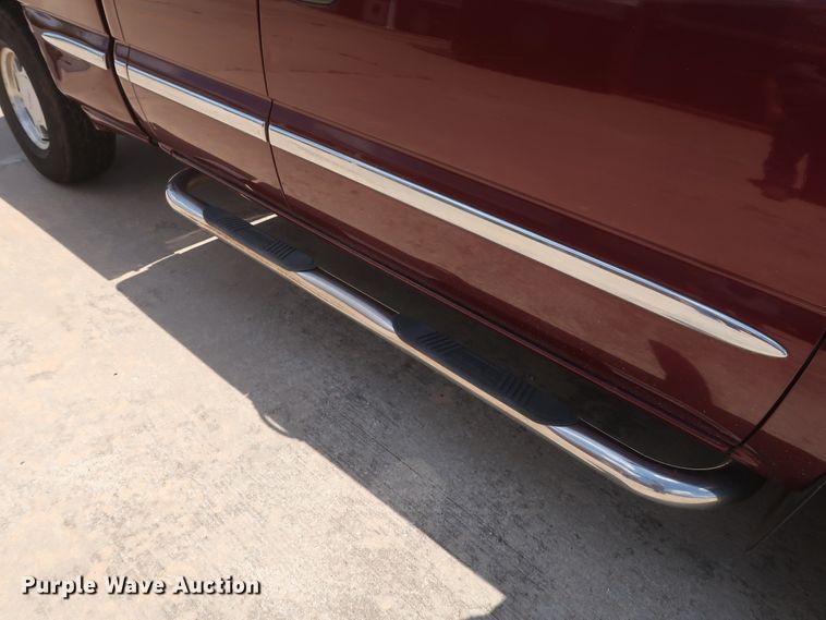 image for item HT9546 2001 GMC Sierra 1500  Ext. Cab pickup truck