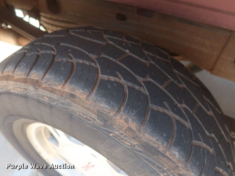 image for item HT9546 2001 GMC Sierra 1500  Ext. Cab pickup truck