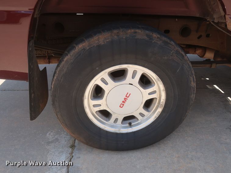 image for item HT9546 2001 GMC Sierra 1500  Ext. Cab pickup truck