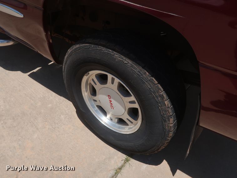 image for item HT9546 2001 GMC Sierra 1500  Ext. Cab pickup truck