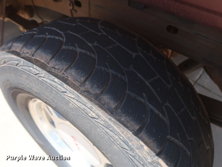 image for item HT9546 2001 GMC Sierra 1500  Ext. Cab pickup truck