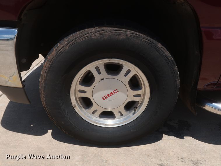 image for item HT9546 2001 GMC Sierra 1500  Ext. Cab pickup truck