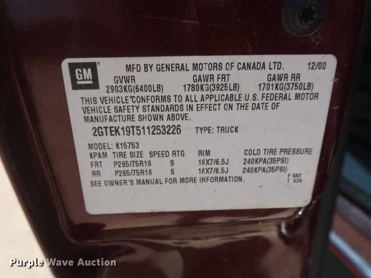 image for item HT9546 2001 GMC Sierra 1500  Ext. Cab pickup truck