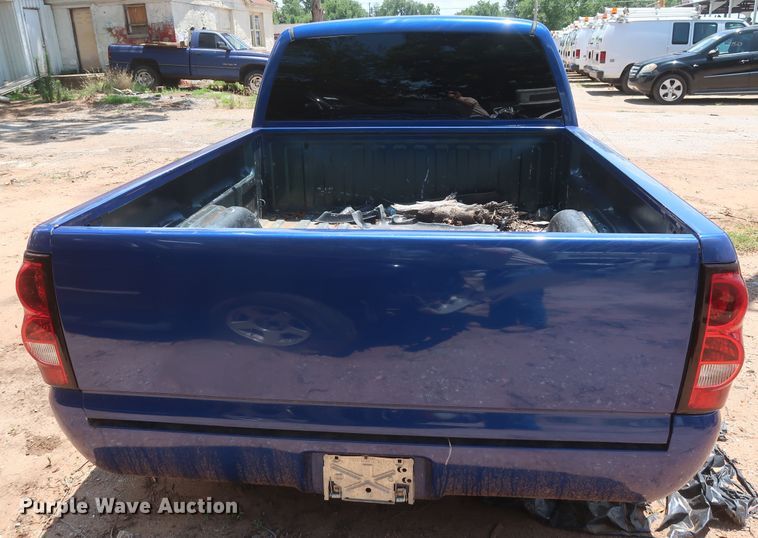 image for item HT9550 2003 Chevrolet Silverado 1500  Ext. Cab pickup truck