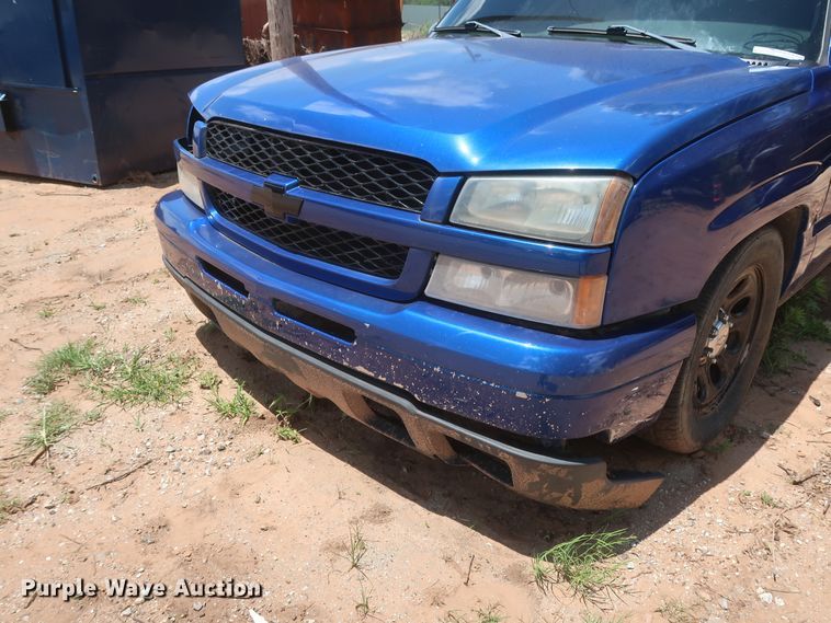 image for item HT9550 2003 Chevrolet Silverado 1500  Ext. Cab pickup truck