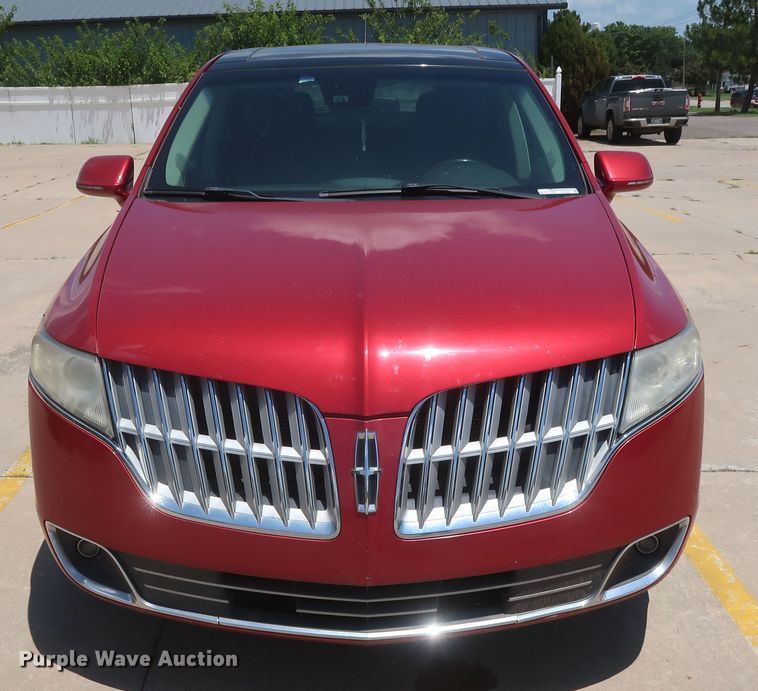image for item HT9551 2010 Lincoln MKT  SUV