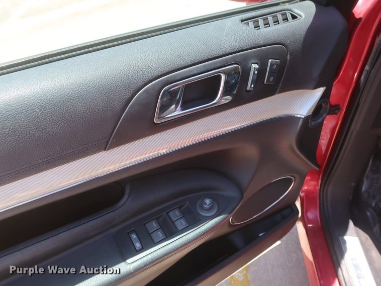 image for item HT9551 2010 Lincoln MKT  SUV