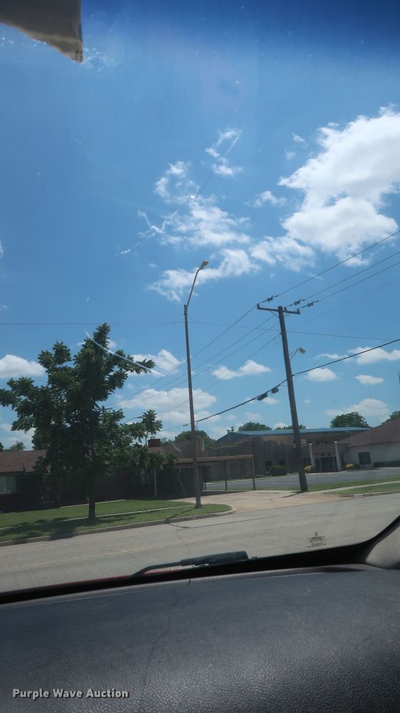 image for item HT9551 2010 Lincoln MKT  SUV