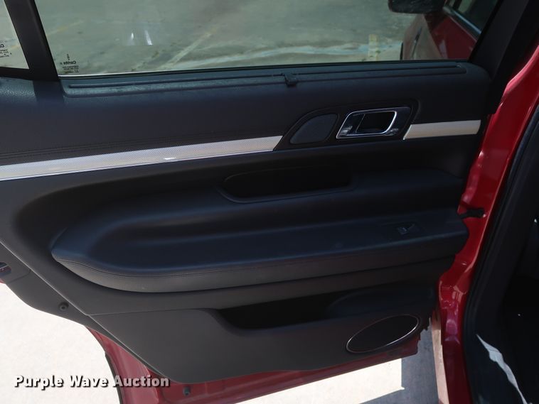 image for item HT9551 2010 Lincoln MKT  SUV