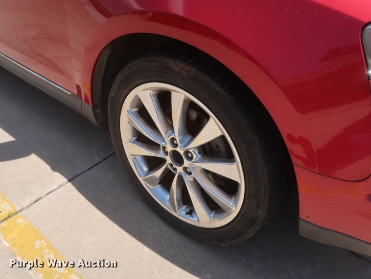 image for item HT9551 2010 Lincoln MKT  SUV