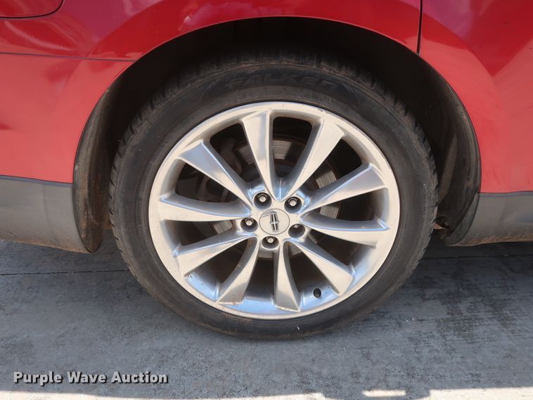 image for item HT9551 2010 Lincoln MKT  SUV