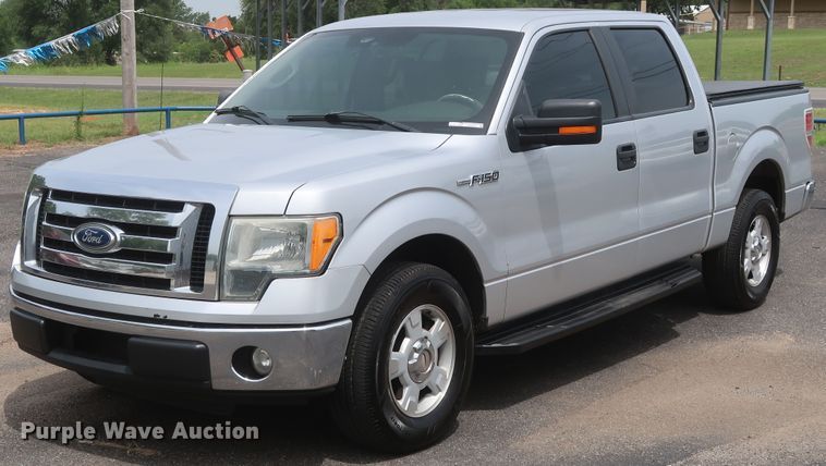 image for item HT9554 2010 Ford F150 XLT  SuperCrew pickup truck