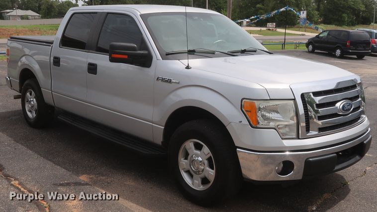 image for item HT9554 2010 Ford F150 XLT  SuperCrew pickup truck