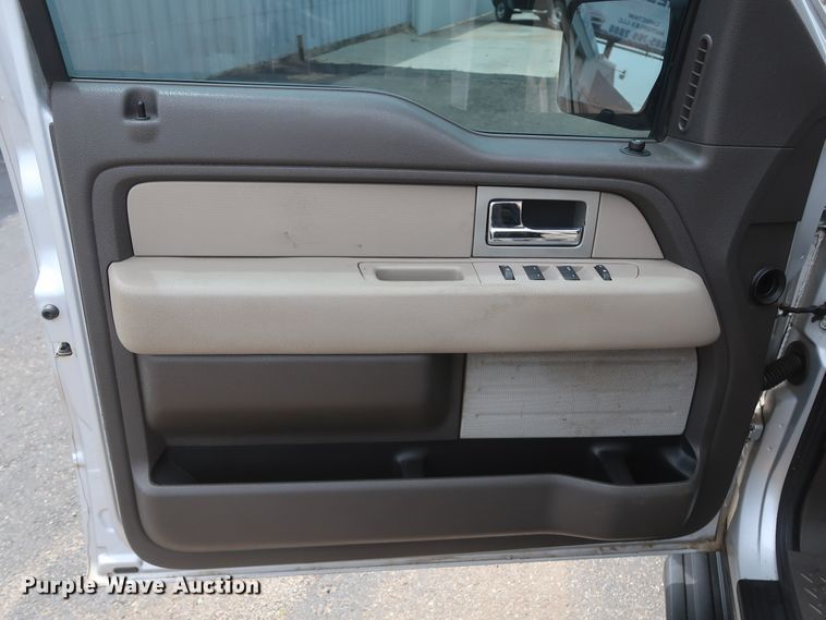 image for item HT9554 2010 Ford F150 XLT  SuperCrew pickup truck