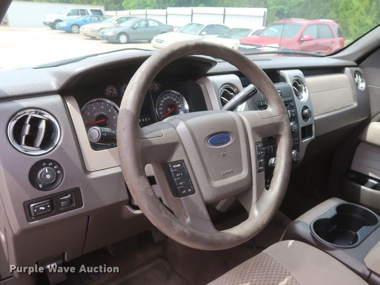 image for item HT9554 2010 Ford F150 XLT  SuperCrew pickup truck