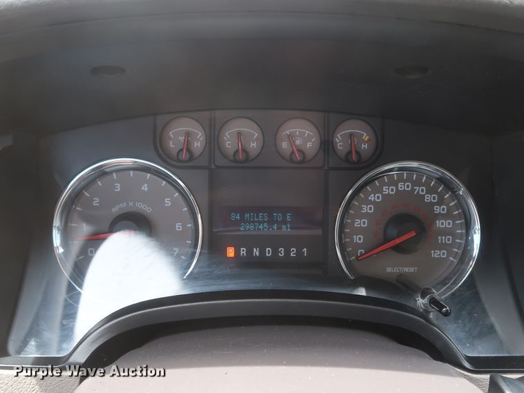 image for item HT9554 2010 Ford F150 XLT  SuperCrew pickup truck