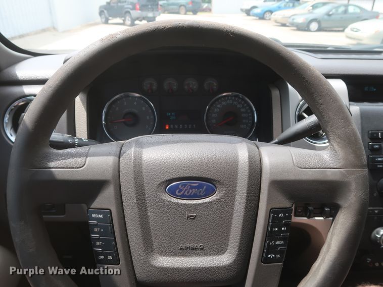 image for item HT9554 2010 Ford F150 XLT  SuperCrew pickup truck