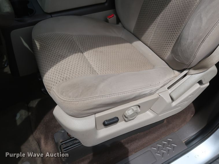 image for item HT9554 2010 Ford F150 XLT  SuperCrew pickup truck