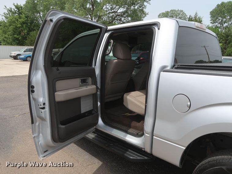 image for item HT9554 2010 Ford F150 XLT  SuperCrew pickup truck