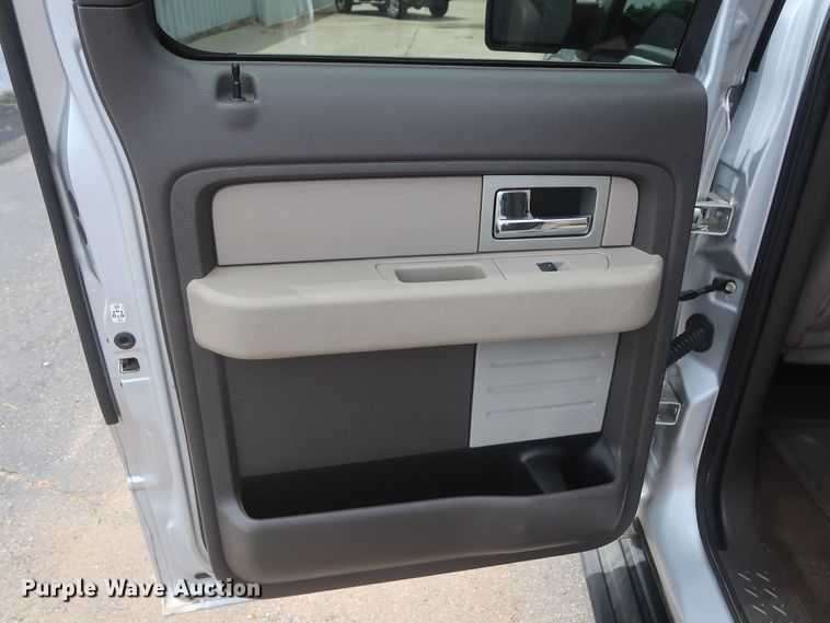 image for item HT9554 2010 Ford F150 XLT  SuperCrew pickup truck