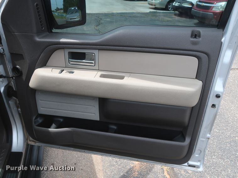 image for item HT9554 2010 Ford F150 XLT  SuperCrew pickup truck