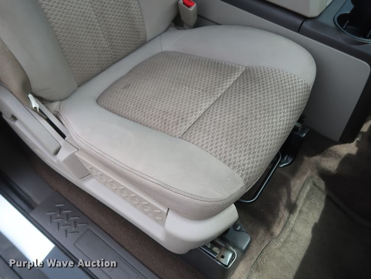 image for item HT9554 2010 Ford F150 XLT  SuperCrew pickup truck