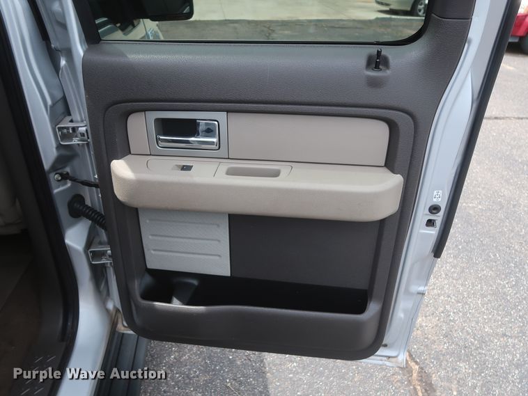 image for item HT9554 2010 Ford F150 XLT  SuperCrew pickup truck