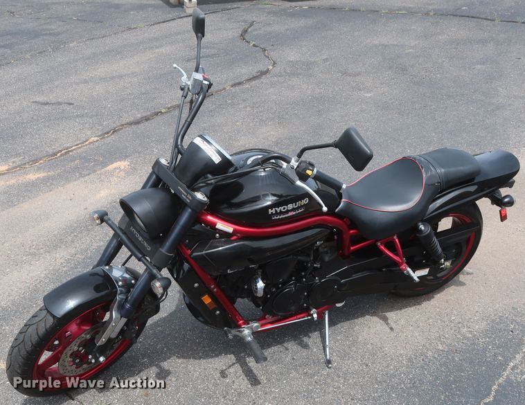 image for item HT9556 2009 Hyosung GS650SE Limited 30th Anniversary Edition motorcycle