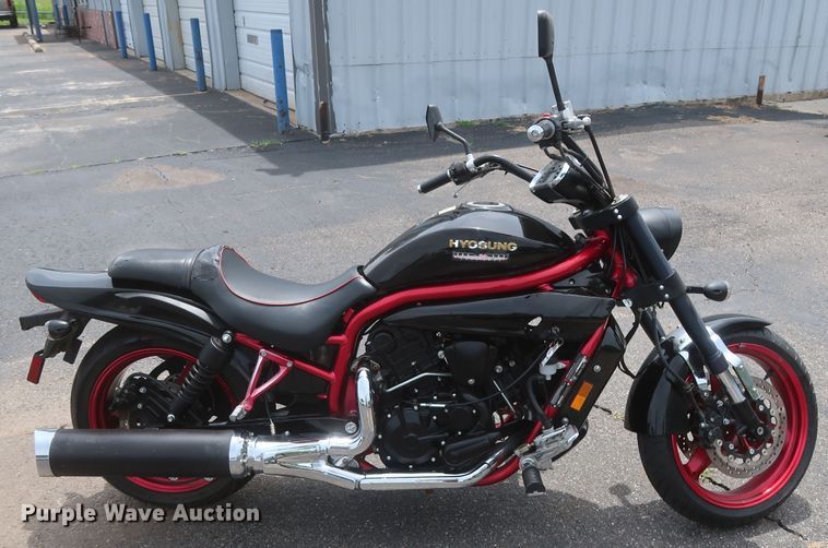 image for item HT9556 2009 Hyosung GS650SE Limited 30th Anniversary Edition motorcycle