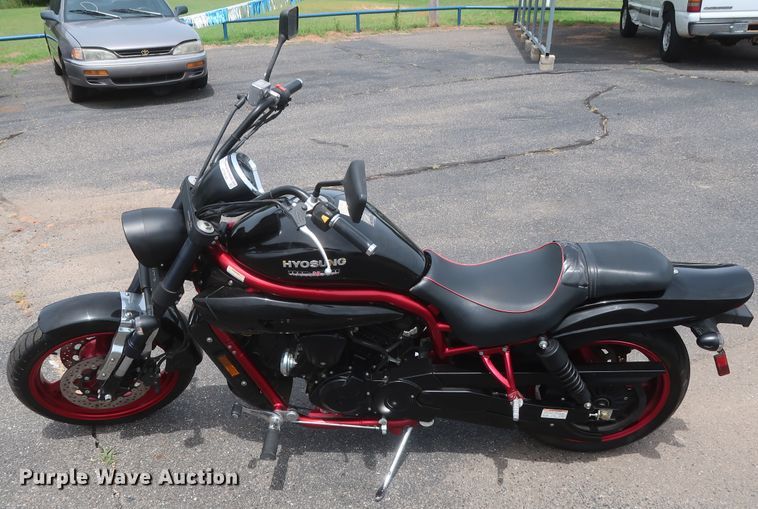 image for item HT9556 2009 Hyosung GS650SE Limited 30th Anniversary Edition motorcycle