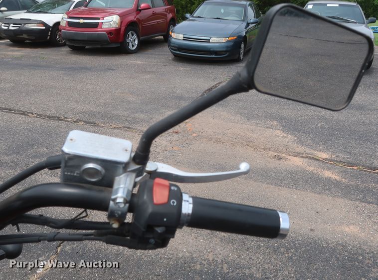 image for item HT9556 2009 Hyosung GS650SE Limited 30th Anniversary Edition motorcycle