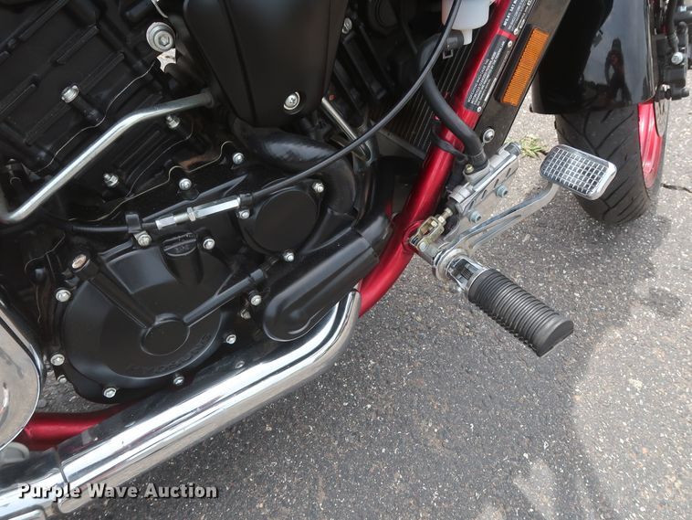 image for item HT9556 2009 Hyosung GS650SE Limited 30th Anniversary Edition motorcycle