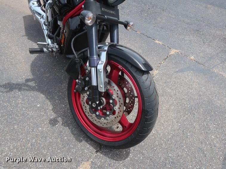 image for item HT9556 2009 Hyosung GS650SE Limited 30th Anniversary Edition motorcycle