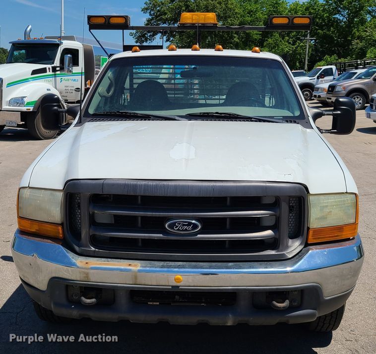 image for item K5942 2000 Ford F350  flatbed pickup truck