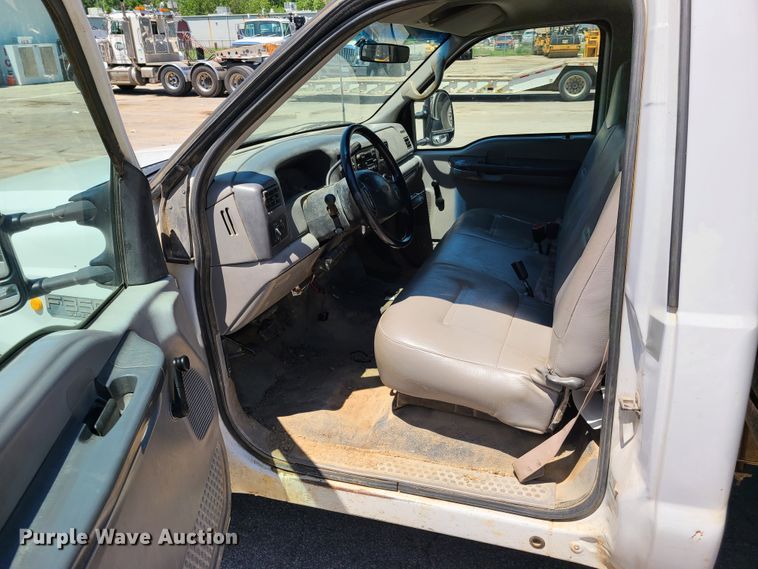 image for item K5942 2000 Ford F350  flatbed pickup truck