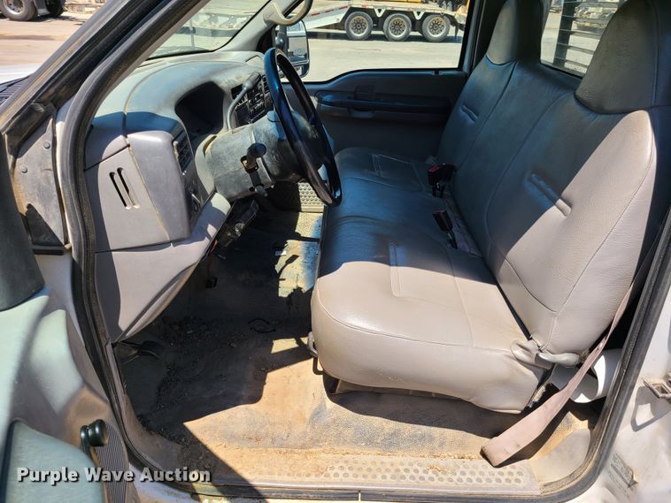 image for item K5942 2000 Ford F350  flatbed pickup truck