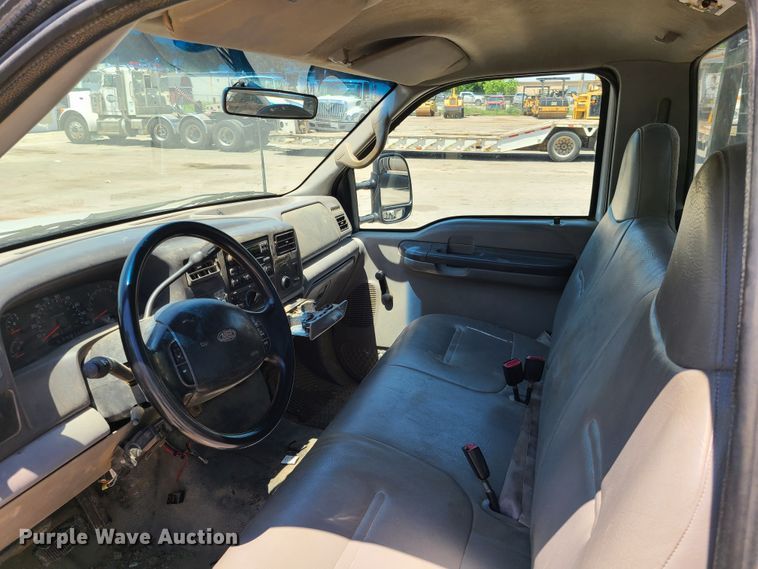 image for item K5942 2000 Ford F350  flatbed pickup truck