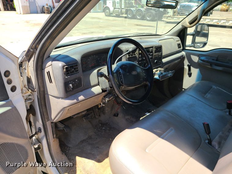 image for item K5942 2000 Ford F350  flatbed pickup truck