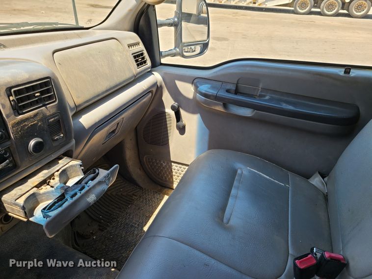 image for item K5942 2000 Ford F350  flatbed pickup truck