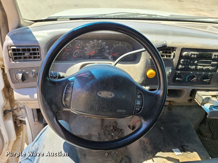 image for item K5942 2000 Ford F350  flatbed pickup truck