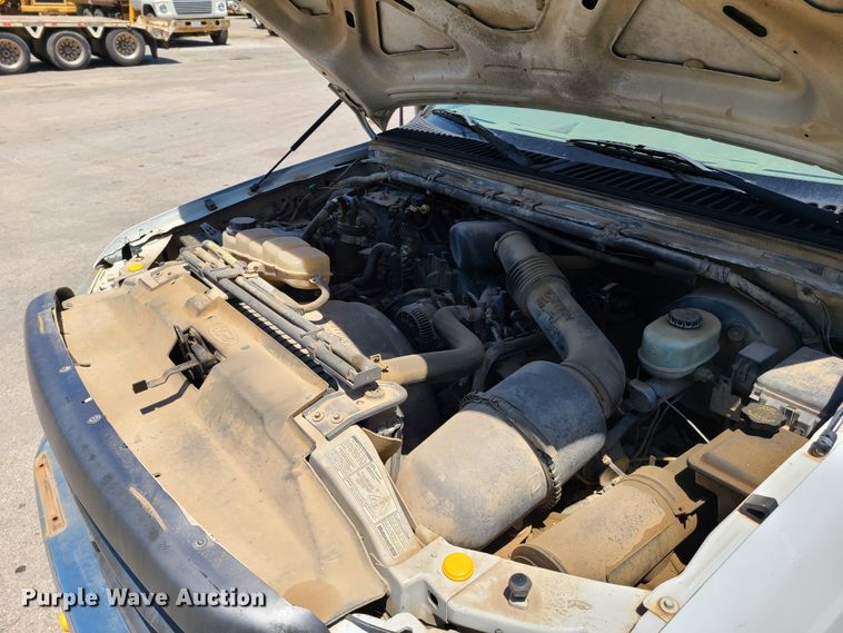 image for item K5942 2000 Ford F350  flatbed pickup truck