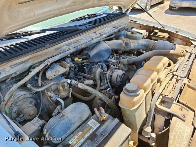 image for item K5942 2000 Ford F350  flatbed pickup truck